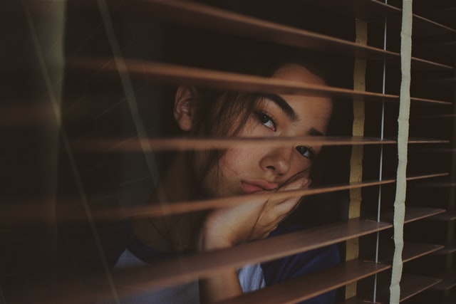 Segera Bangkit! Ini 12 Cara Mengatasi Depresi Menurut Psikologi