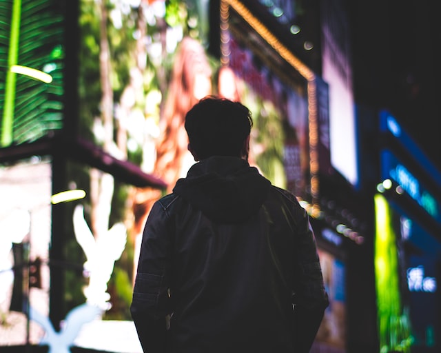 Apa Itu Introvert? Yuk Simak Penjelasan dan Ciri-Cirinya di Sini!