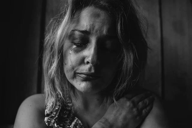 Apa Itu Emotional Abuse: Defenisi, Ciri, Serta Cara Mengatasinya