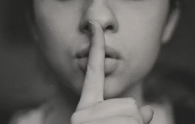 Awas! Silent Treatment Adalah Hal yang Salah. Ini Defenisi, Penyebab, & Contohnya!