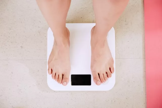 Gangguan Makan Bulimia: Definisi, Penyebab, & Cara Mengatasinya